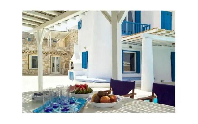 Villa Adonis