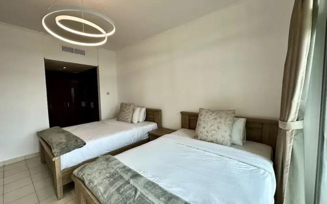 Lux BnB I Una Tower I Lakes View