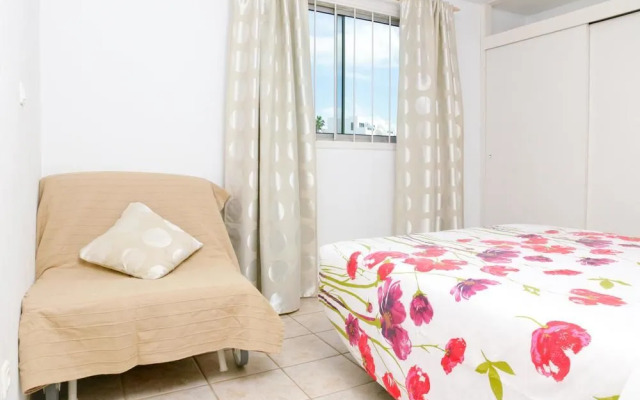 2 Bedroom Condo 02136063 by HomeRez