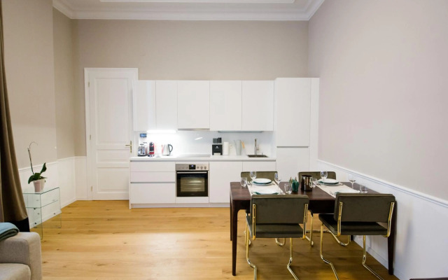 Studio Apartments Urania - Mai's Apartments