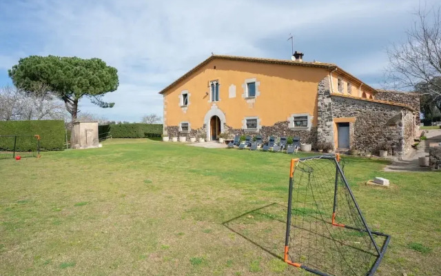 Vibranr Holiday Home in Aiguaviva With Swimming Pool
