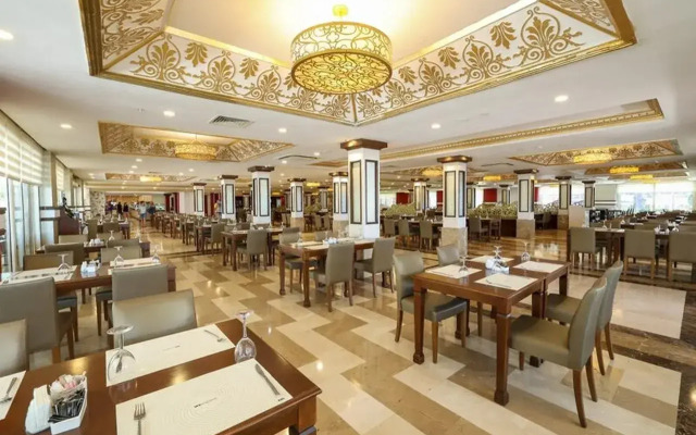 Crystal Tat Beach Golf Resort & Spa - All Inclusive