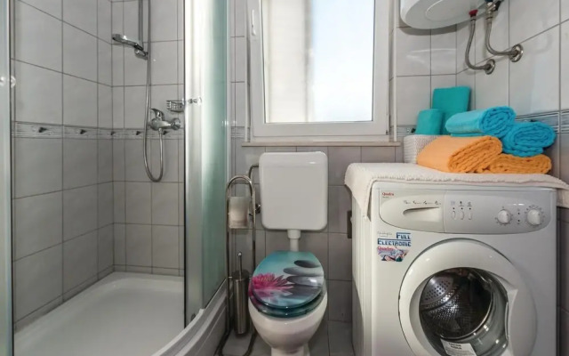 Stunning Home in Jadrija With Wifi and 4 Bedrooms