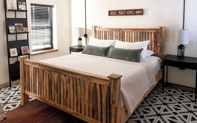 Hoosier Hot Springs & Inn