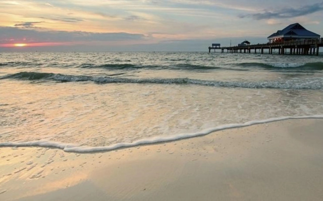 Pier House 60 Clearwater Beach Marina Hotel