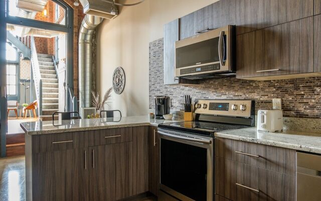 Spacious CLE Apartments by Frontdesk