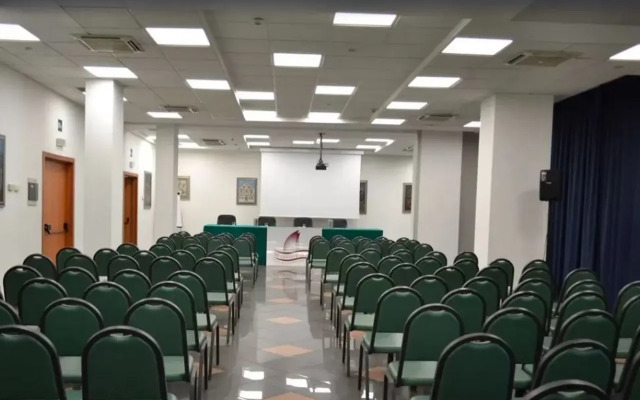Marina Palace Hotel & Congress Hall