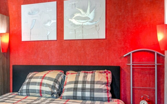 Quaint Bungalow in Uden With Fenced Garden, Sauna, Terrace