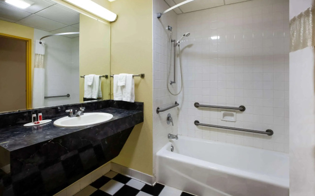Days Inn by Wyndham Donegal