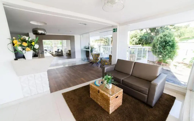 Serra Madre Residence