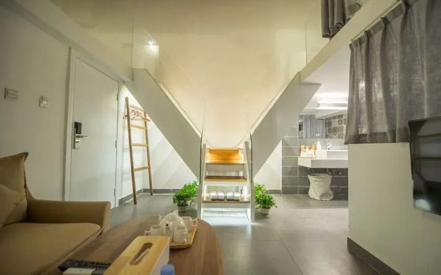 Zizai Music B&B(Qilou Old Street Branch)