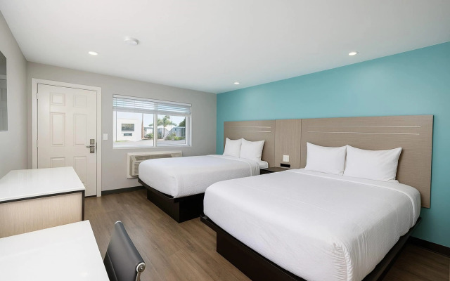 Travelodge by Wyndham LAX