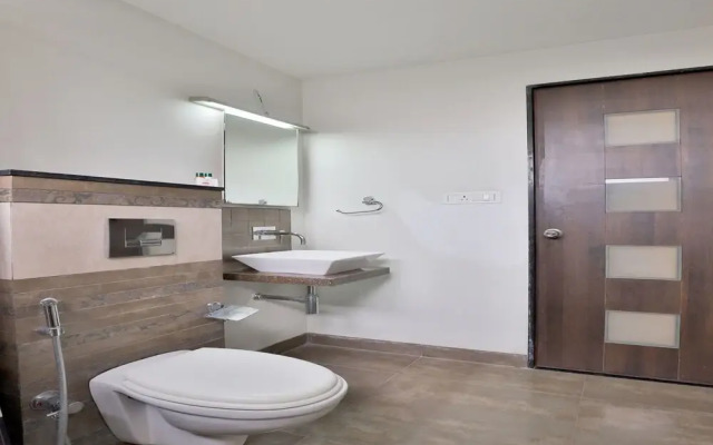 OYO 15508 Shreeji Sangeet Apartments