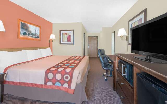 Super 8 by Wyndham Ottumwa