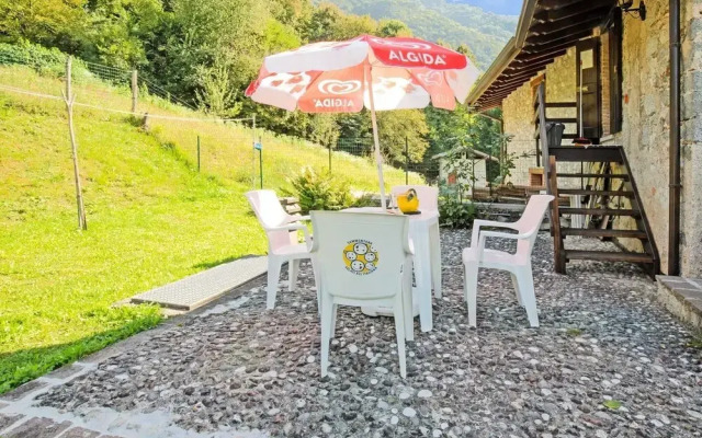 Apartment With Private Garden