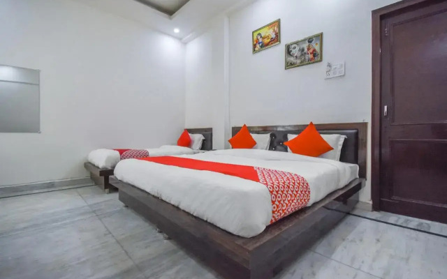 Oyo Flagship 71698 Gangotri Guest House