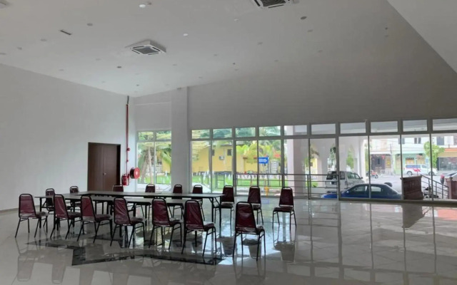 Cafe & Capital O 90756 Cara Hulu Hotel