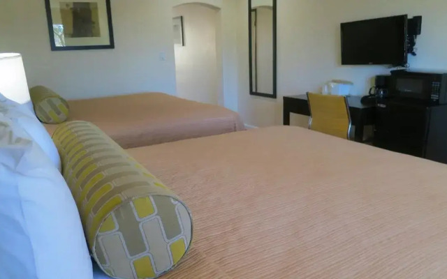 Americas Best Value Inn & Suites Escondido