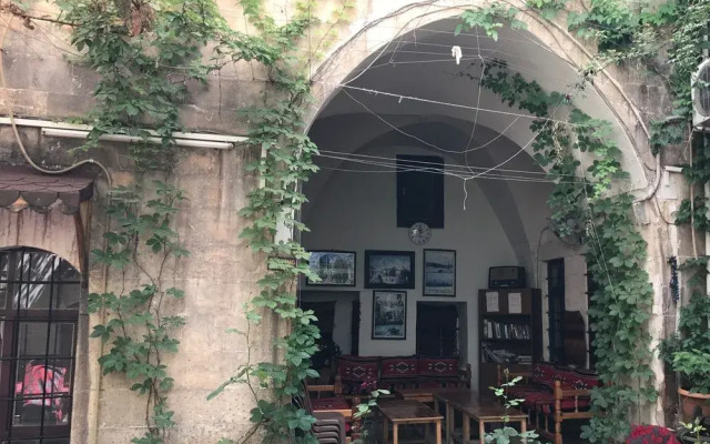 Aslan Guest House