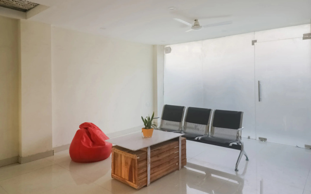 Fabhotel Alpha