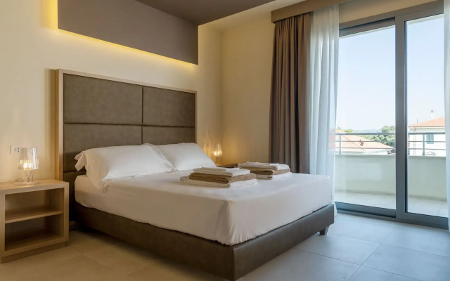 Palace Lido Hotel & Suites