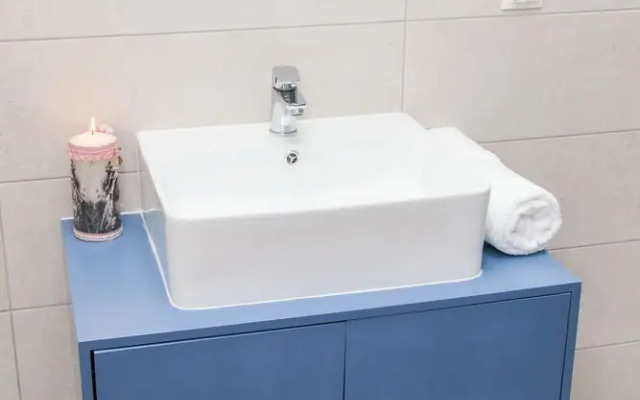 Central Brand New Studio Across Metro - A