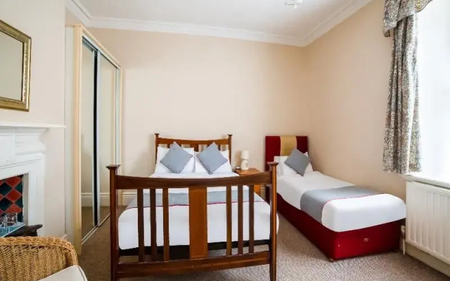 The Briary Hotel - Guest House