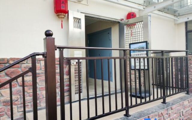 Fuxian Lake Yunshangxuan Lake View Hotel