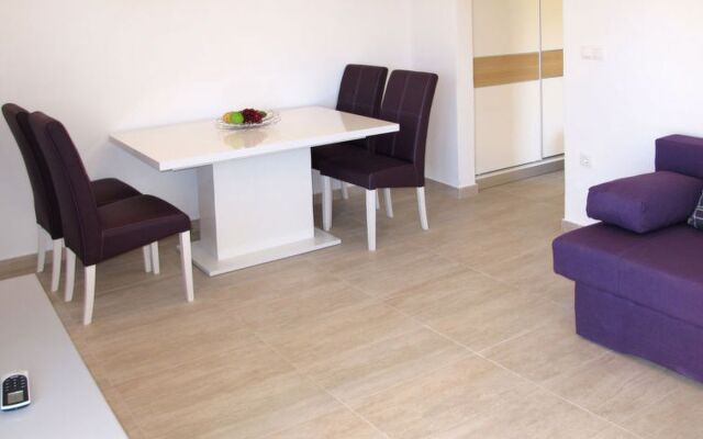 Andjelka (TGR147) 8959