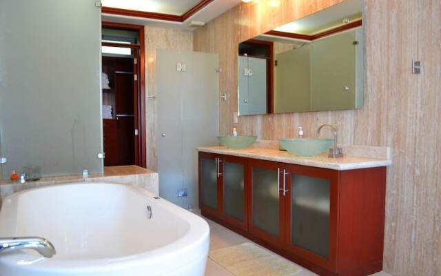 Condo Torre Diamante 305 by MDR