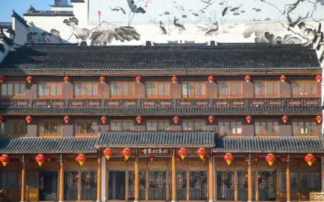 Taihu Lake Traditional Water Town Inn