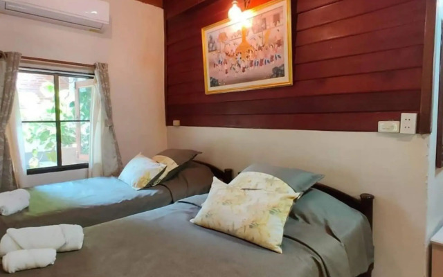 Kaengkrachan Boathouse Paradise Resort