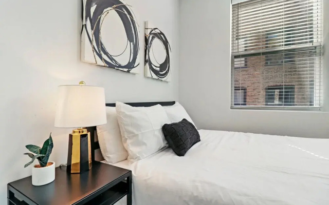 Nice & Comfy Studio Apt in Uptown