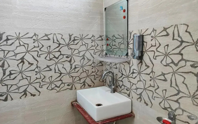 Hotel Madhuwan Heights