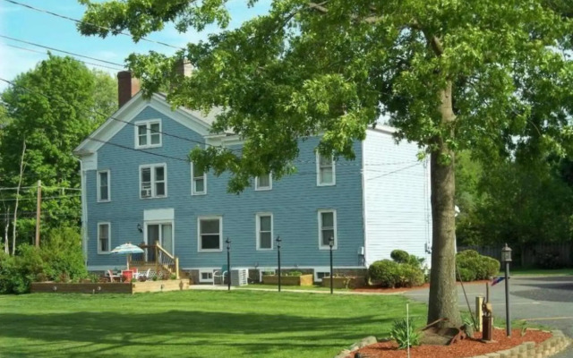 Tin Brook Bed & Breakfast