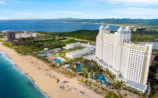 Hotel Riu Emerald Bay - All Inclusive