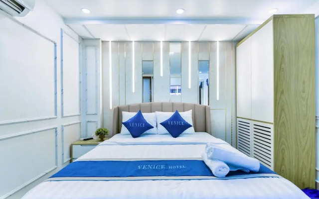 Venice 1 Hotel