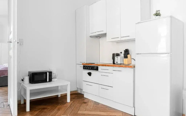 Cozy 2BR Apt. near AKH Hospital-ideal for Longstay