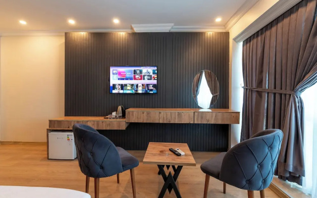 Highway 34 Hotel