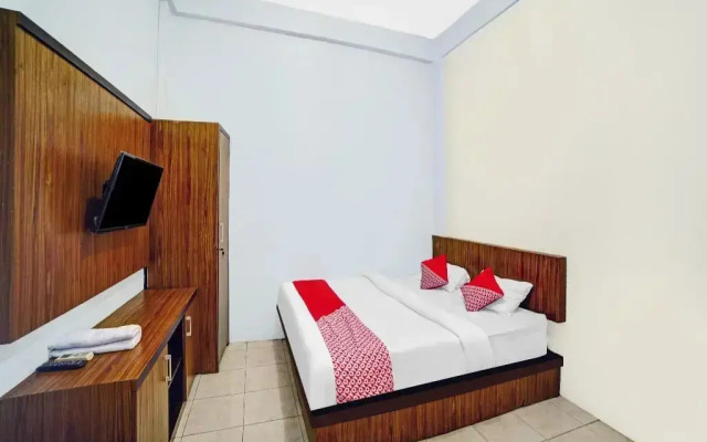 Indah Guest House by OYO Rooms