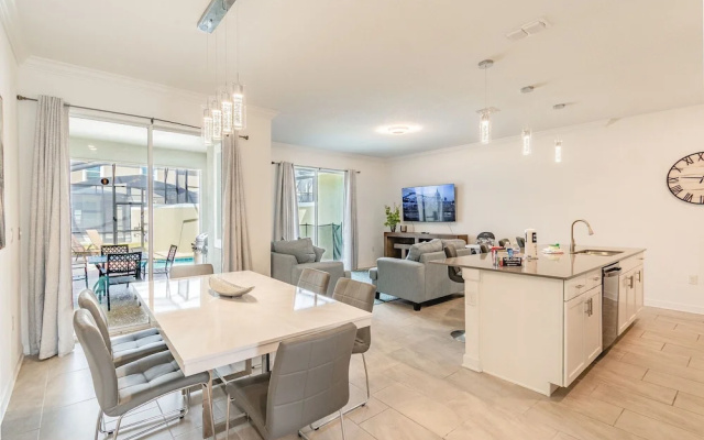 Luxury 4bd/3ba Home Storey Lake