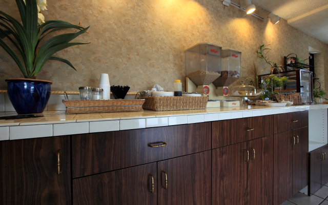 Americas Best Value Inn North Capital