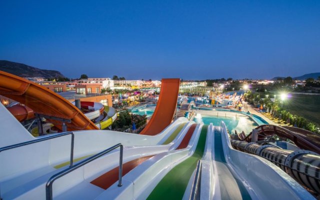 Caretta Beach Resort & Waterpark