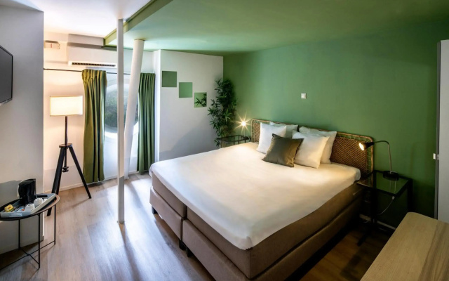 FLOATS by H2OTEL