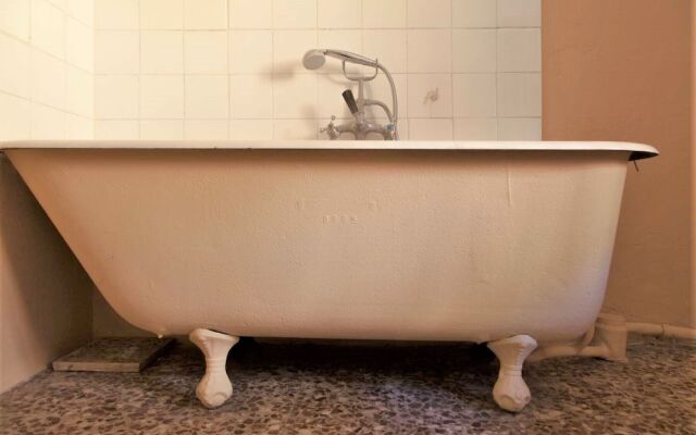 Villa Lucia Laglio with private lake access