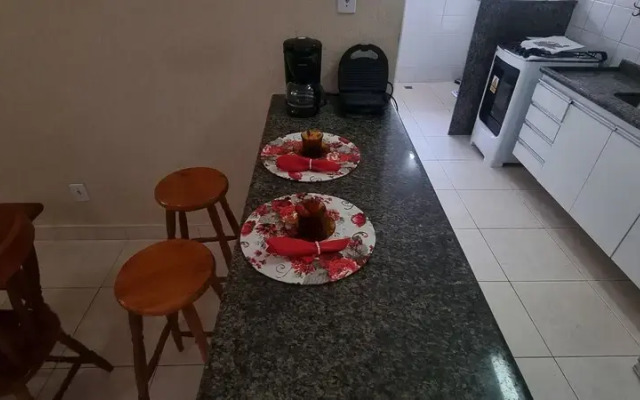 Apartamento com piscina perto do mar de Ubatuba, aceitamos crianças