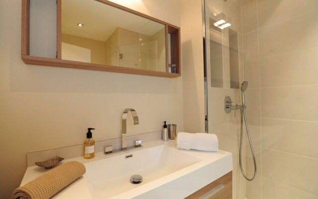 Gray d'Albion YourHostHelper