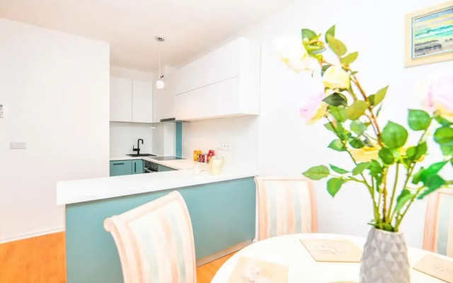 Modern 2bdr Apartment-best View- Free Parking