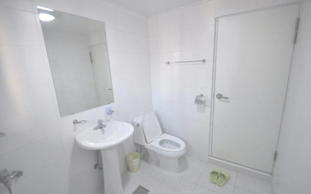 Slow Citi Guesthouse - Hostel