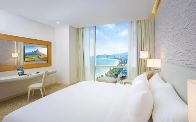 Diamond Bay Condotel